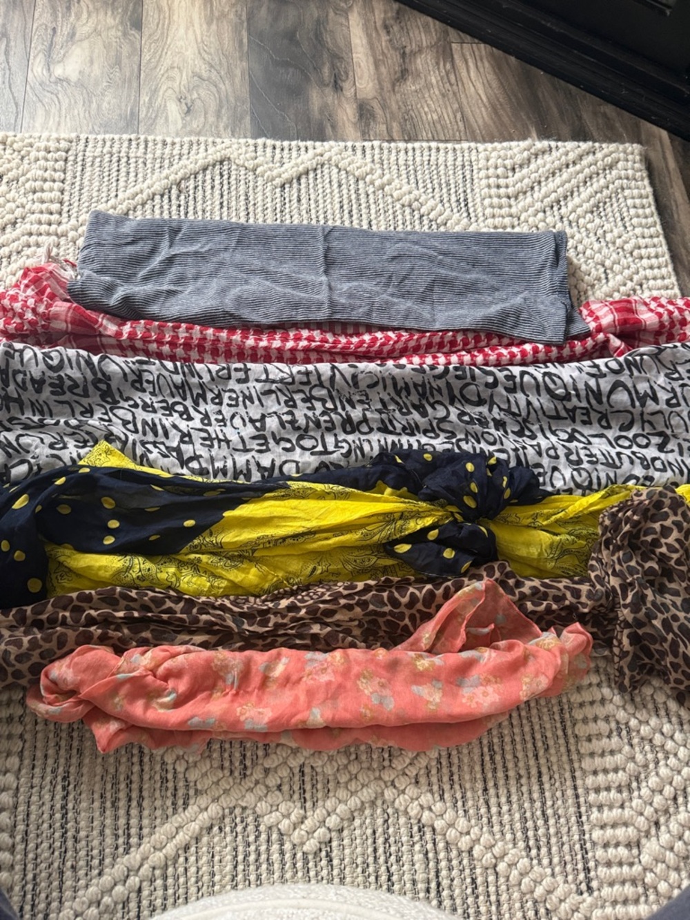 American Eagle Outfitters Multi-Color Womens Scarves & Wraps